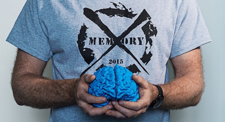 brain in the hand